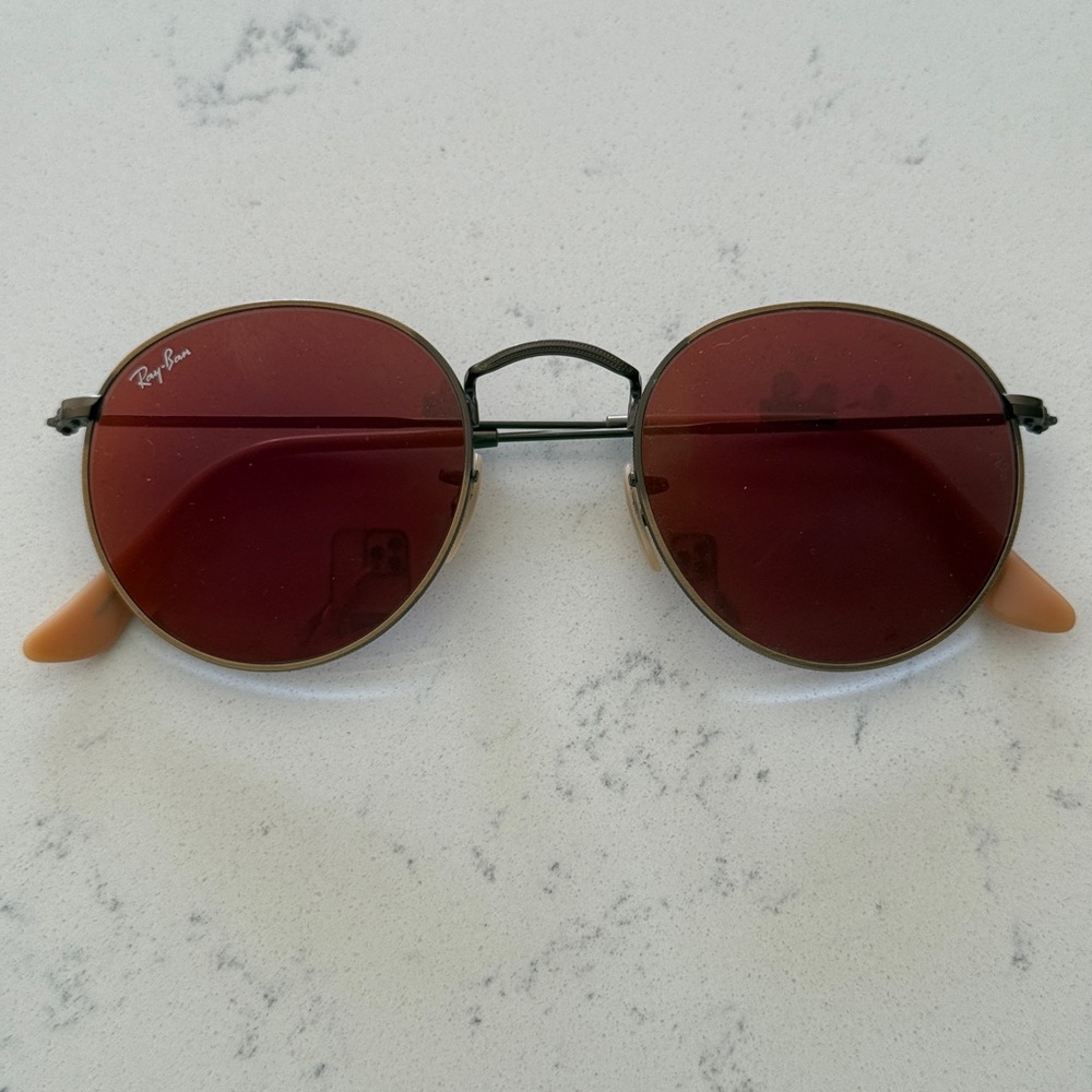 Ray-Ban Round Sunglasses with Deep Red Lenses